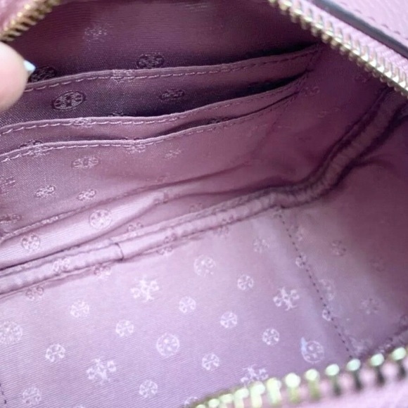 Tory Burch Phone Crossbody - Picture 4 of 4